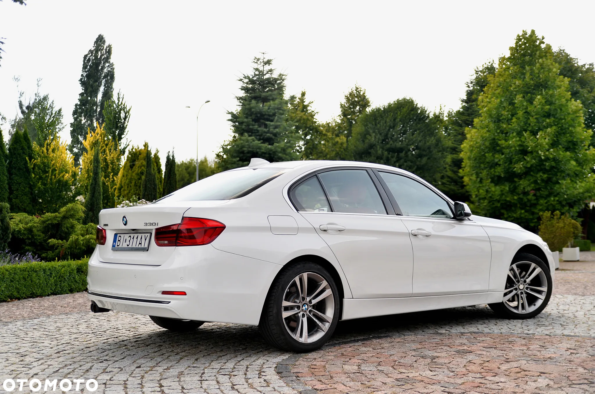 BMW Seria 3 330i xDrive Sport Line - 4