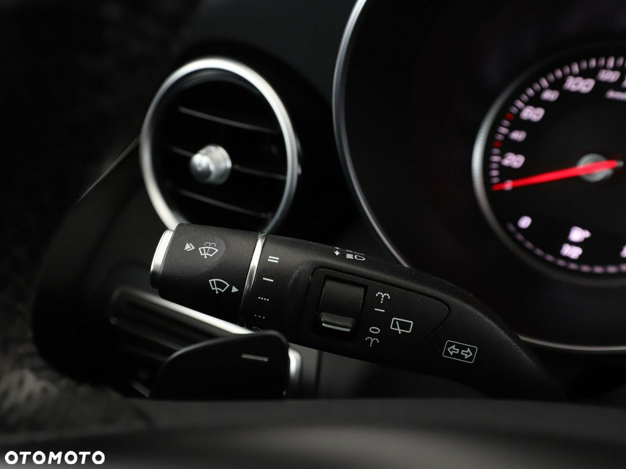 Mercedes-Benz Klasa C 180 T 7G-TRONIC Avantgarde - 33