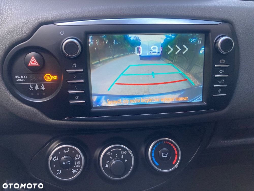 Toyota Yaris 1.5 Premium - 9