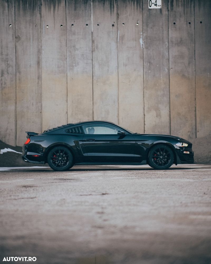 Ford Mustang - 9
