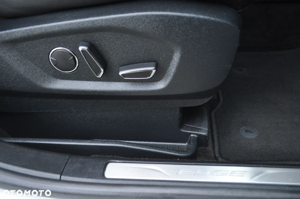 Ford Edge 2.0 TDCi 4x4 ST-LINE - 37