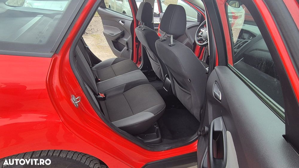Ford Focus - 10