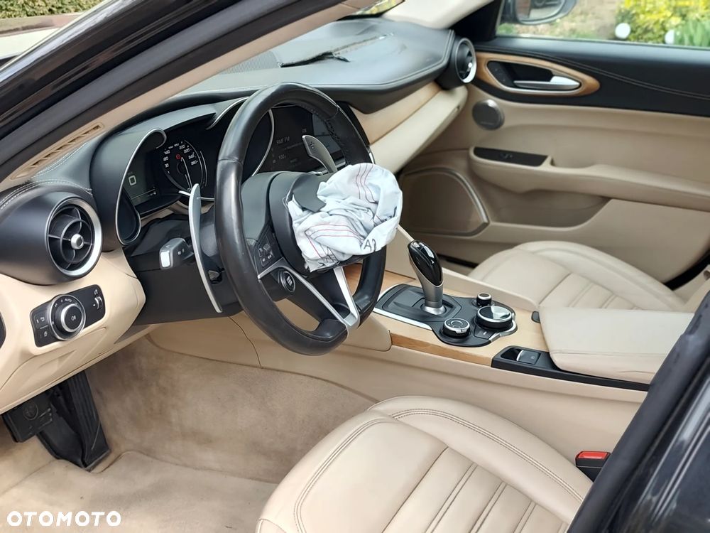 Alfa Romeo Giulia 2.0 Turbo Business - 7