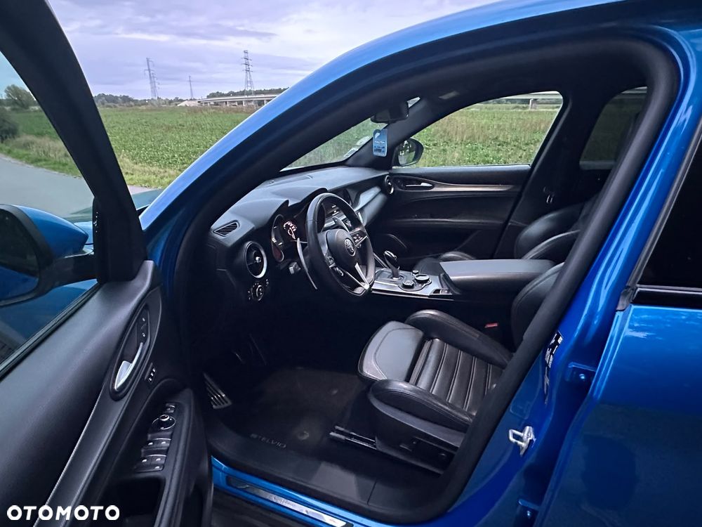 Alfa Romeo Stelvio - 14