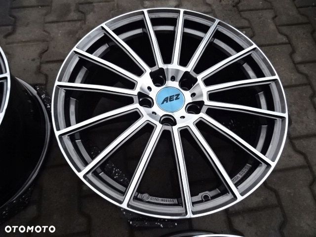 5x120x72,5 2x 8Jx19 ET30 i 2x 9Jx19 ET39 BMW - 4