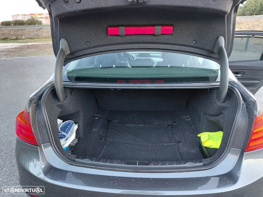 BMW 320 d EfficientDynamics Line Luxury - 10