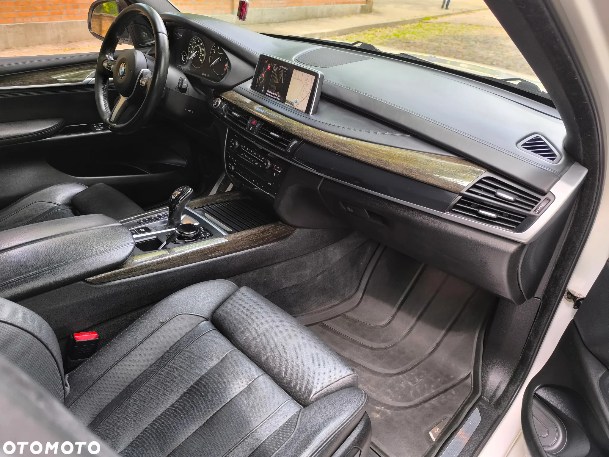 BMW X5 xDrive50i - 11