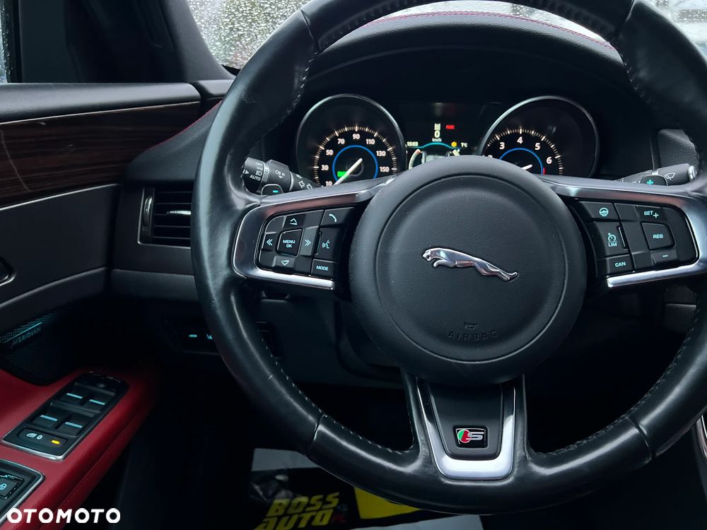 Jaguar XF S AWD - 14