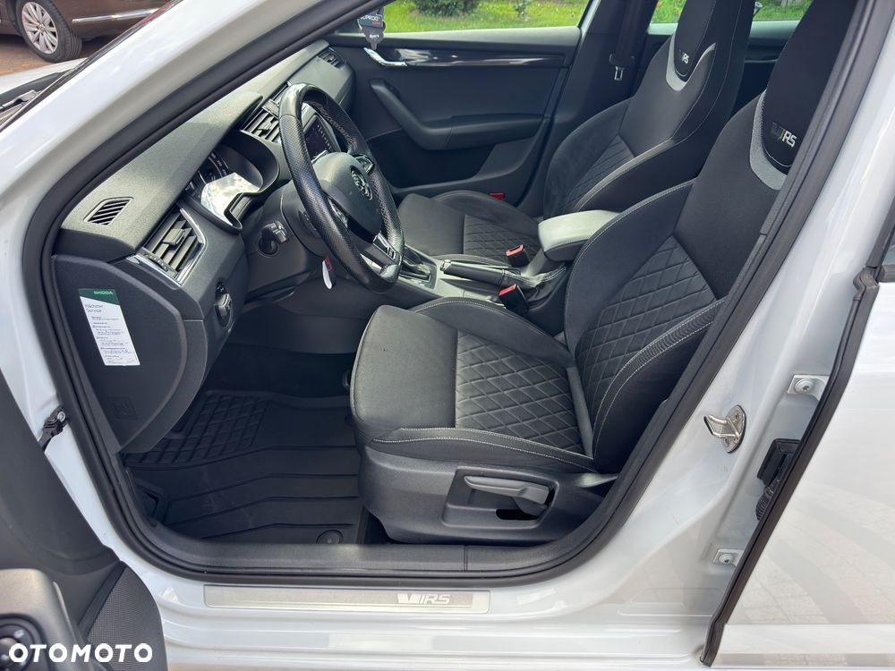 Skoda Octavia 2.0 TDI DSG RS - 30