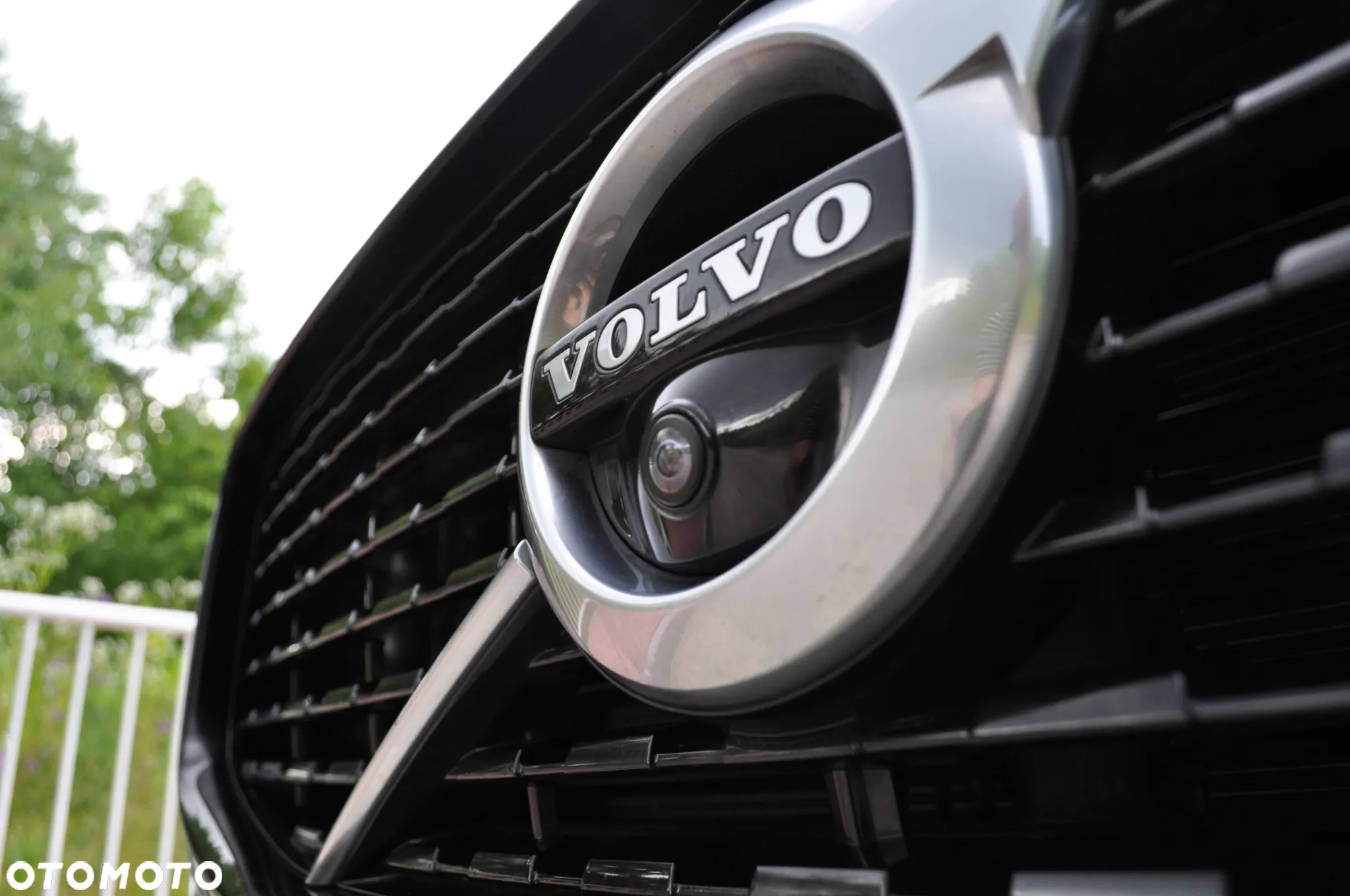 Volvo XC 60 T6 Plug-In Hybrid AWD R-Design - 20