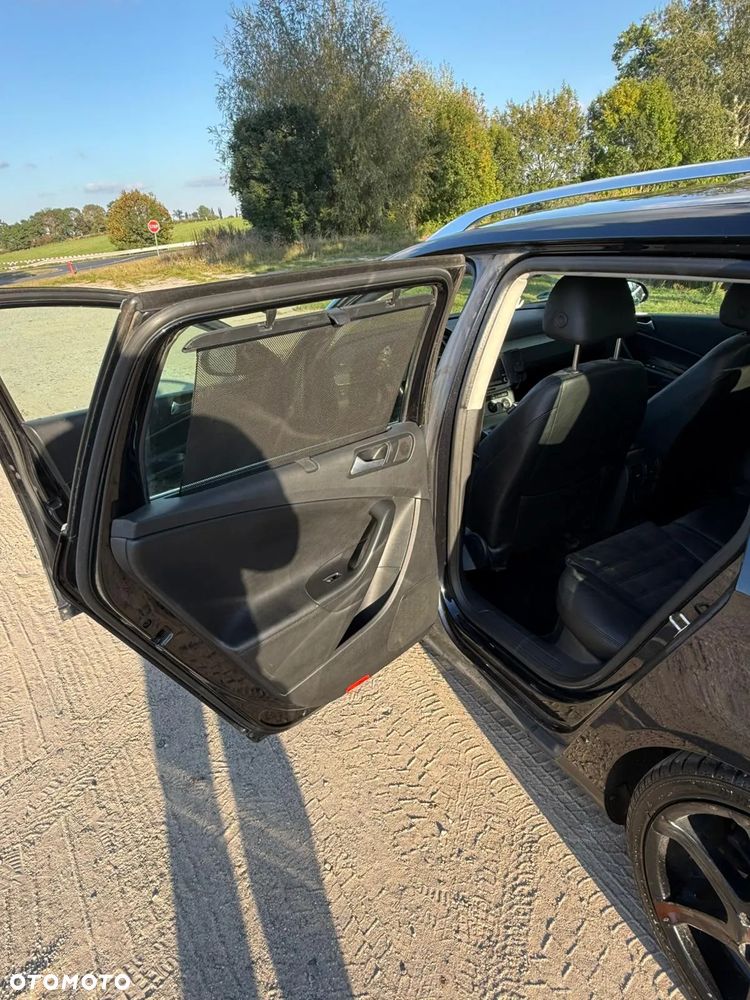 Volkswagen Passat 2.0 TDI DPF Highline - 14