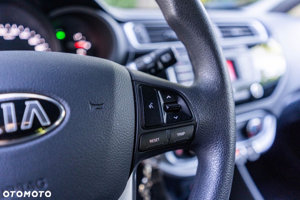 Kia Rio 1.4 L - 37