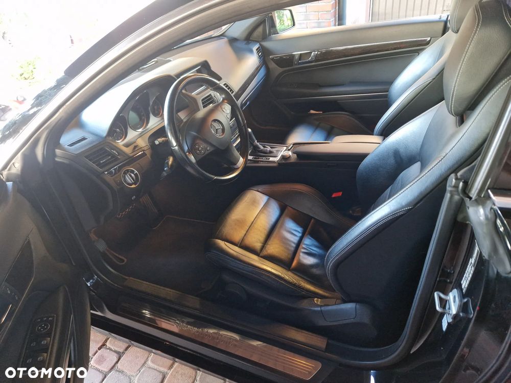 Mercedes-Benz Klasa E 250 CGI BlueEFFICIENCY Automatik Avantgarde - 18