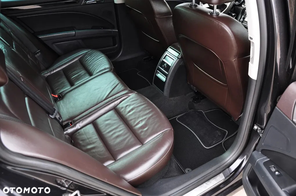 Skoda Superb 2.0 TDI L&K DSG - 28