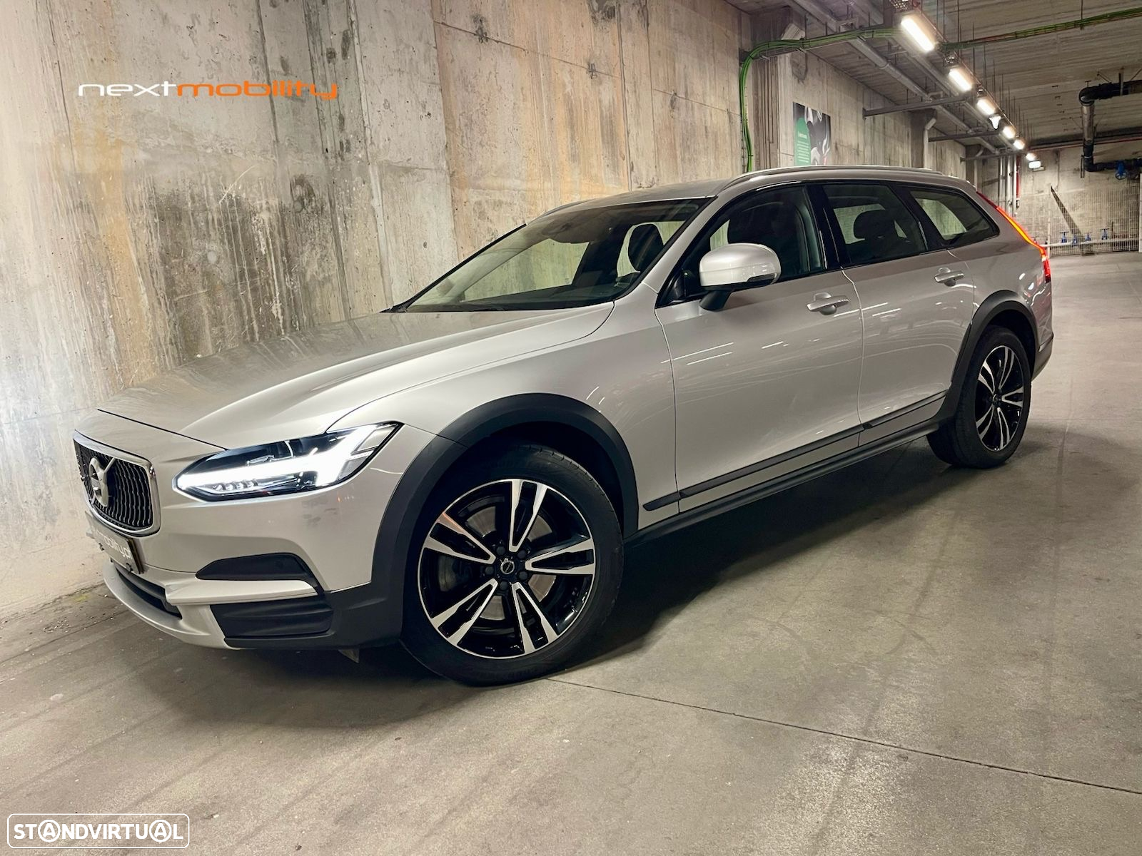 Volvo V90 Cross Country 2.0 D4 Pro AWD Geartronic - 3