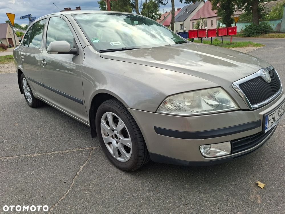 Skoda Octavia 1.6 Ambiente - 2
