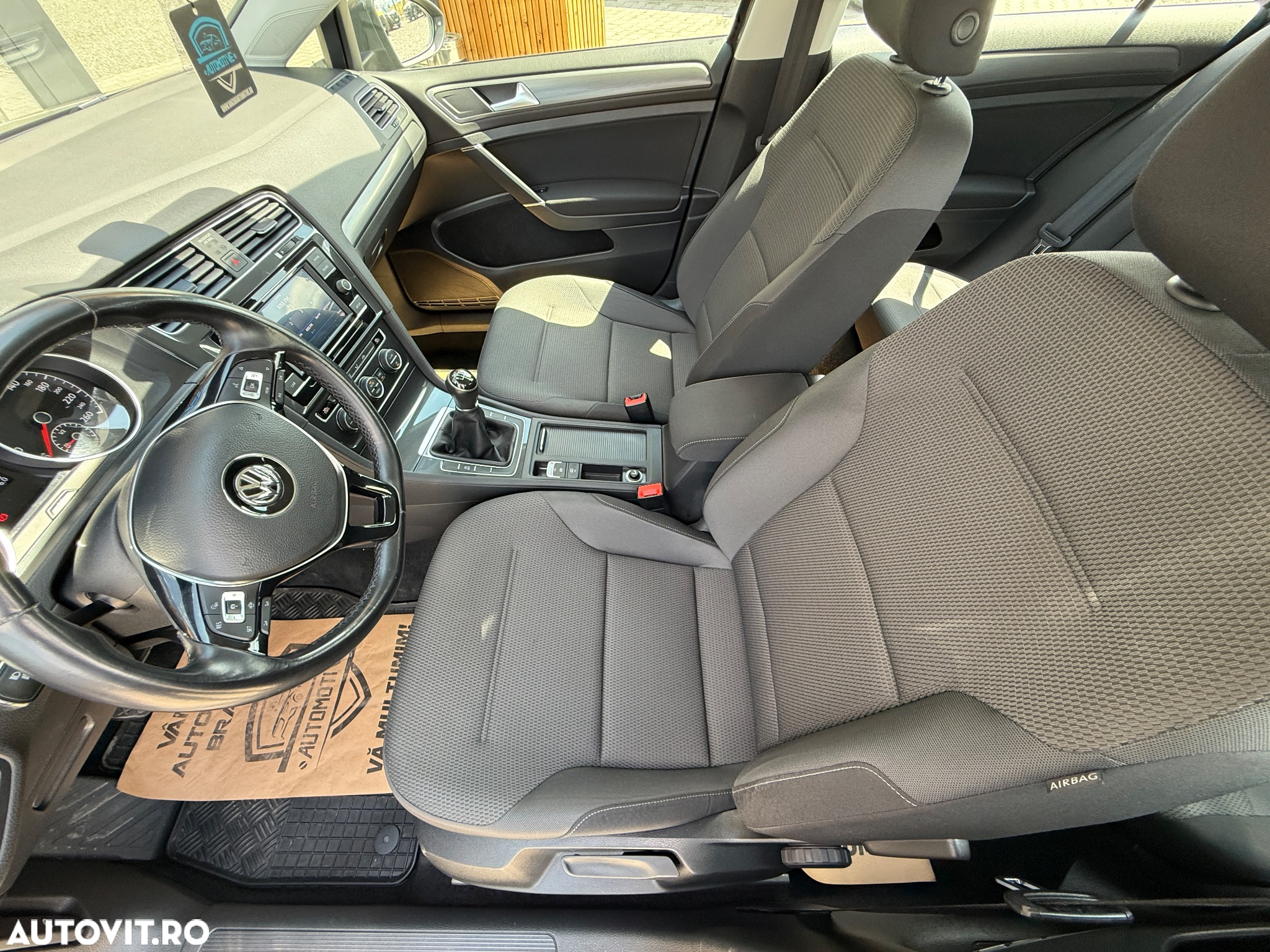 Volkswagen Golf 1.6 TDI Comfortline - 7