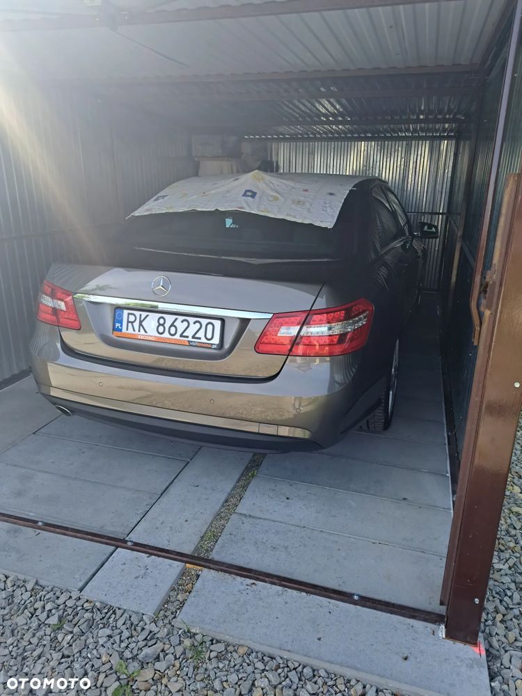 Mercedes-Benz Klasa E 220 CDI BlueEff Avantgarde - 4