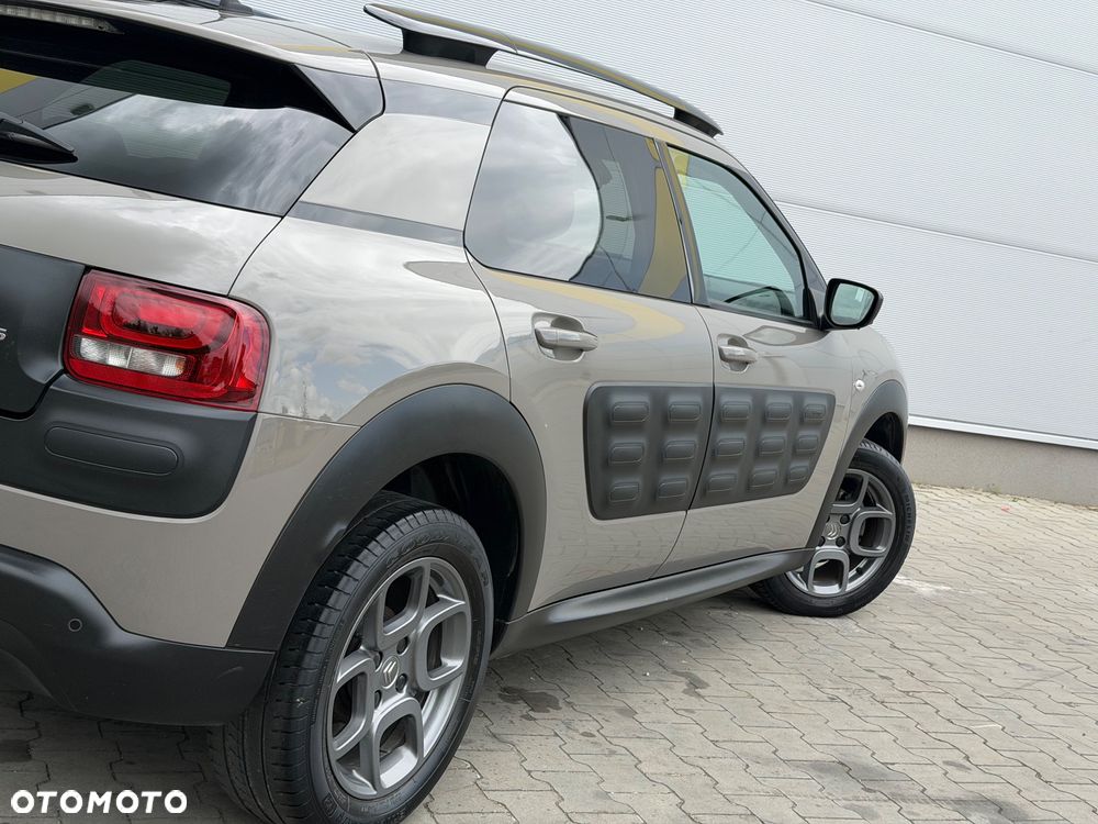 Citroën C4 Cactus 1.2 PureTech Shine Edition S&S - 36