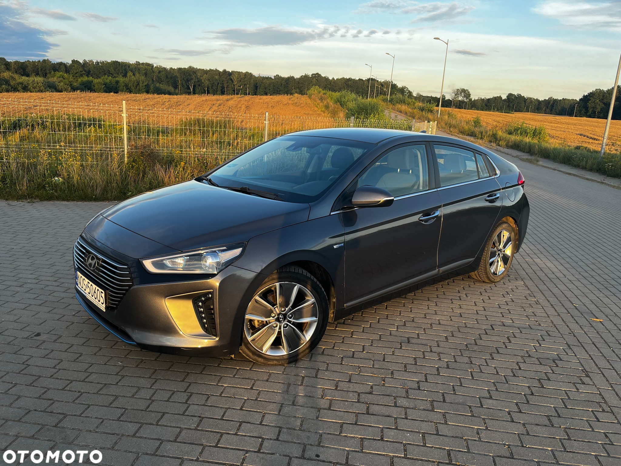 Hyundai IONIQ - 2