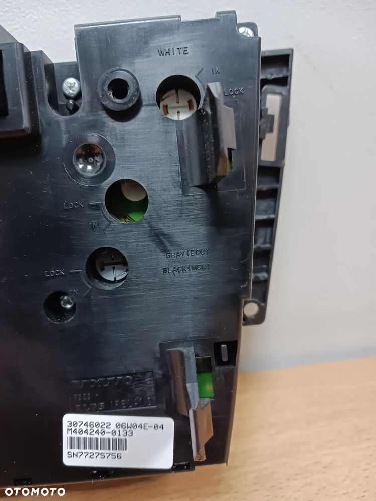 Panel klimy klimatyzacji Volvo S60 V70 XC70 lift 30746022 2004 - 2007 r - 3
