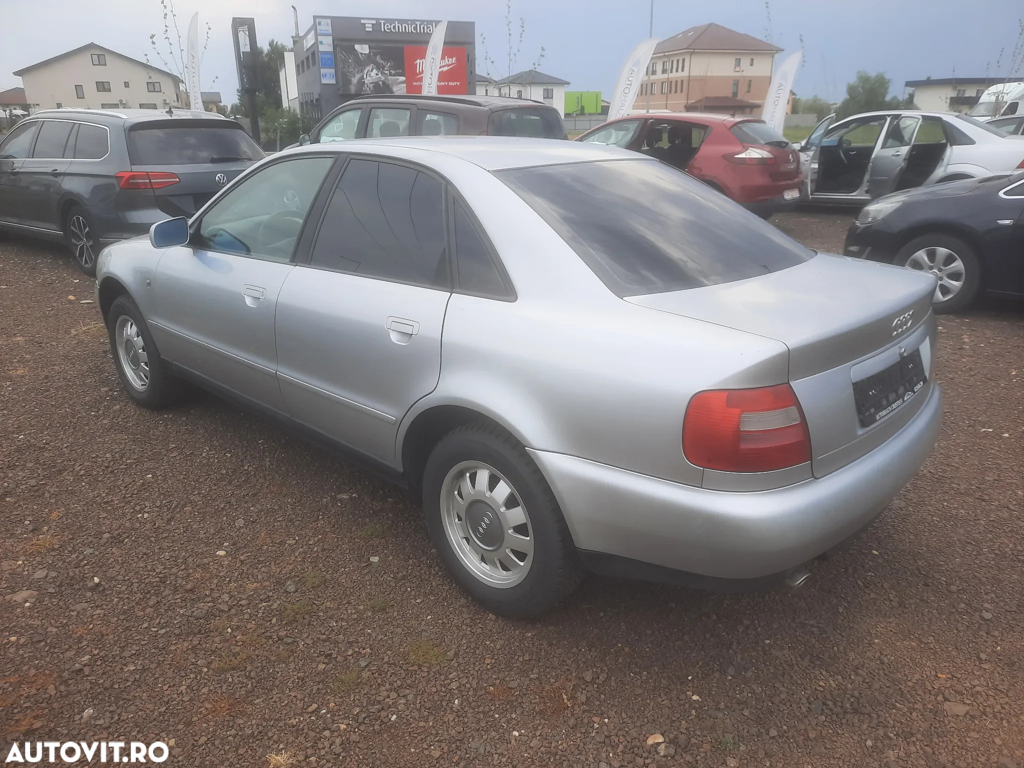 Audi A4 1.6 - 4