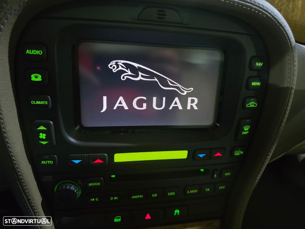 Jaguar S-Type 2.7 D V6 Classic Auto. - 14