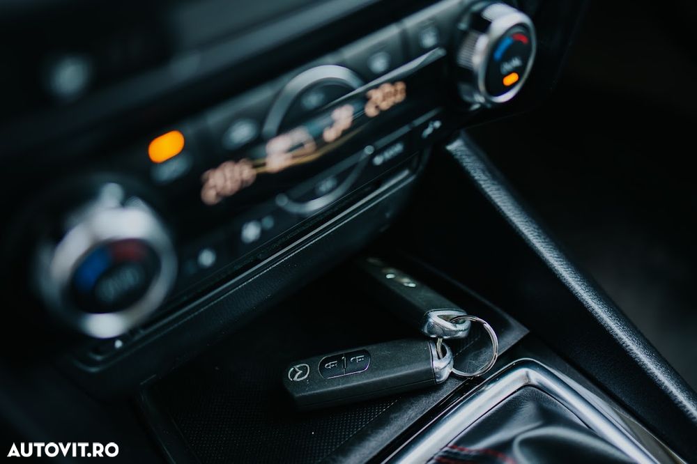 Mazda 3 SKYACTIV-D 105 Sports-Line - 17