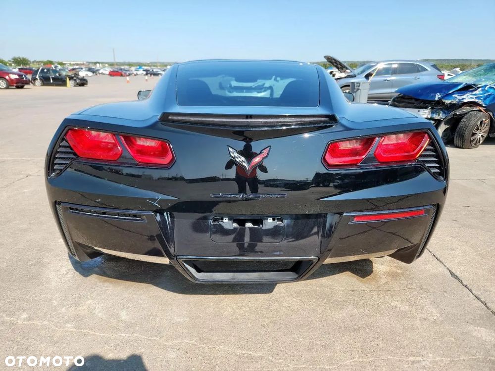Chevrolet Corvette - 5