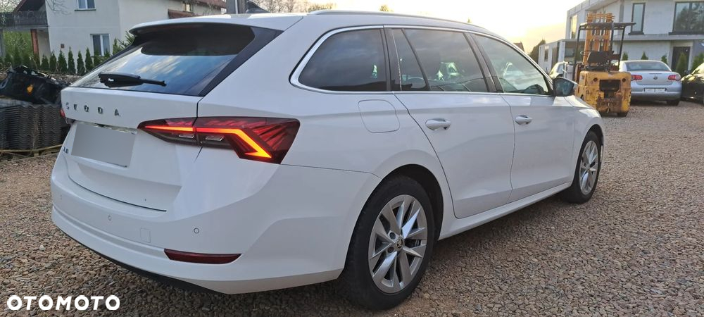 Skoda Octavia Combi 2.0 TDI DSG Premium Edition - 3