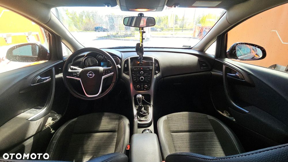 Opel Astra 1.4 T Essentia - 11