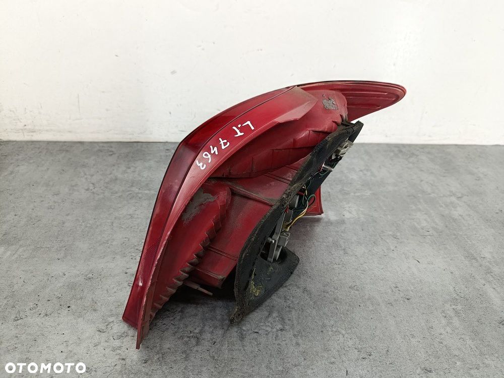 LAMPA TYLNA LEWA TOYOTA YARIS II  KOITO HATCHBACK - 4