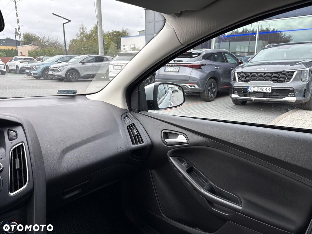 Ford Focus - 24