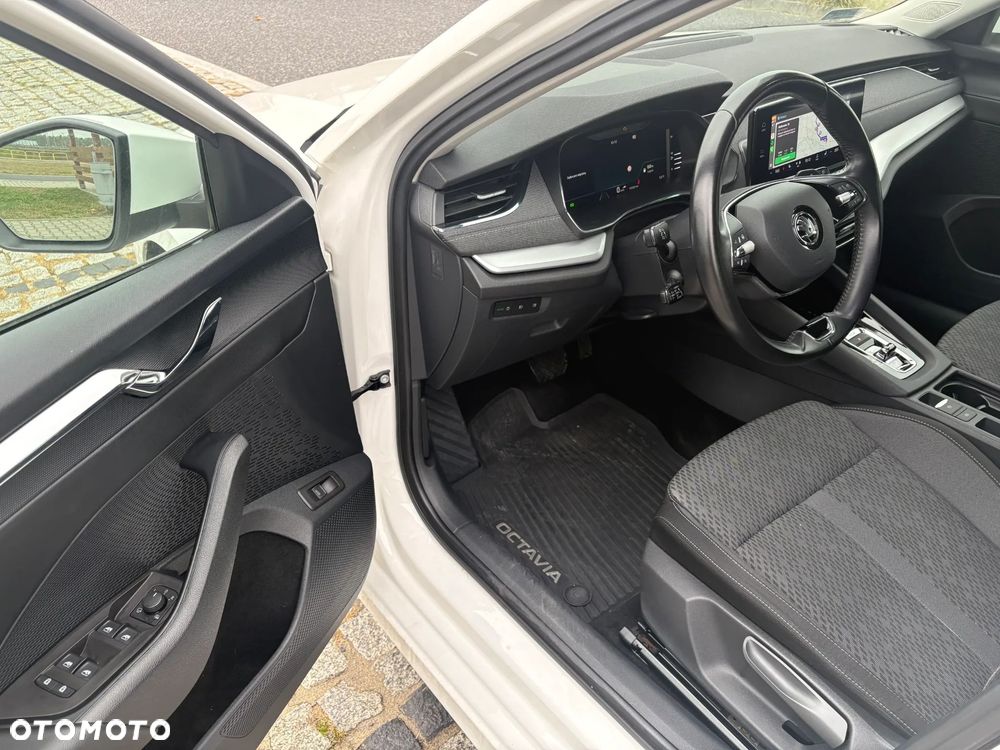 Skoda Octavia 2.0 TDI 4x4 Style DSG - 11