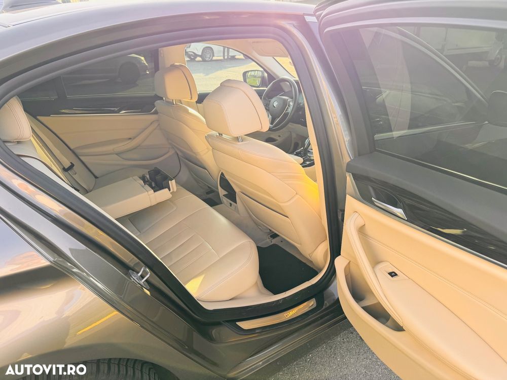 BMW Seria 5 530i Aut. - 11