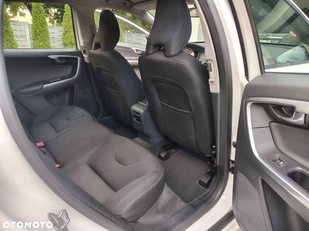 Volvo XC 60 D3 Drive-E Kinetic - 17