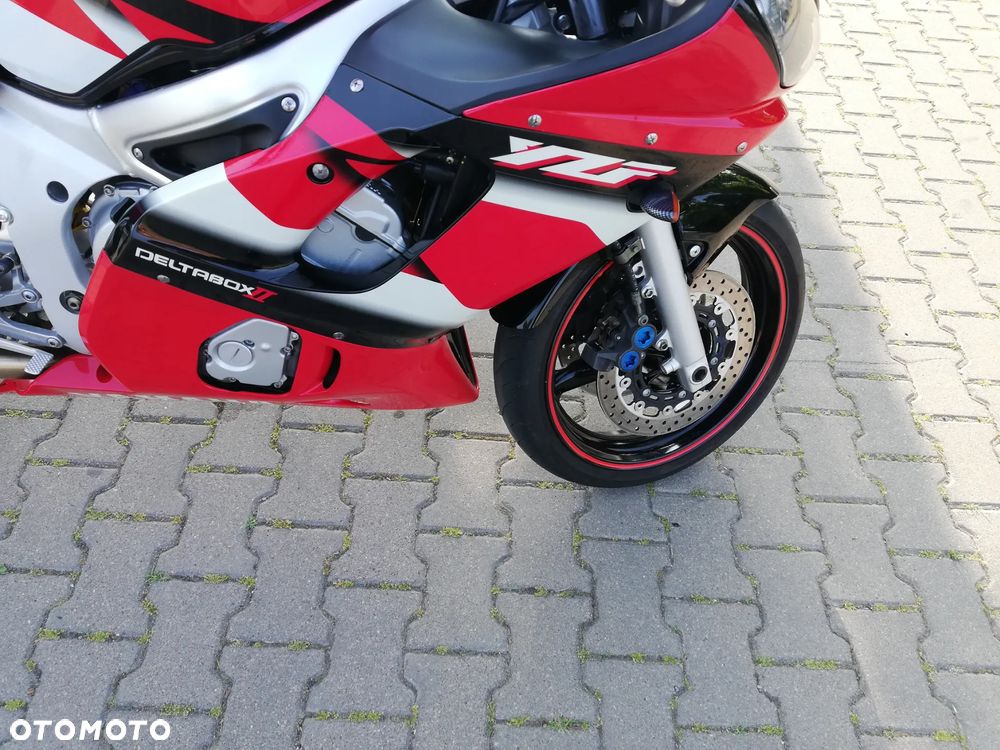 Yamaha YZF - 3