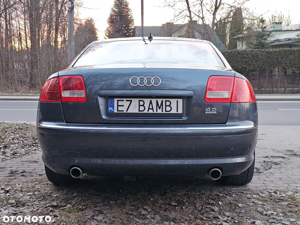 Audi A8 4.2 Quattro - 7