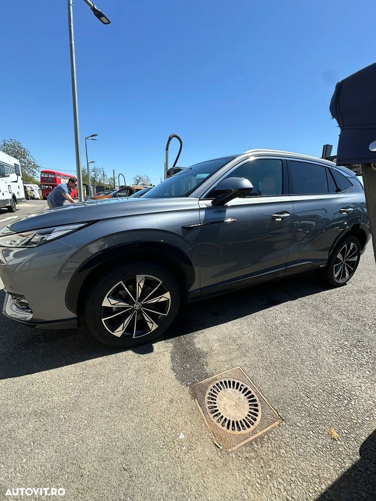 MG HS 1.5 T-GDi 7DCT Exclusive - 7