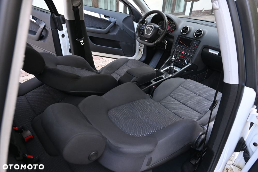 Audi A3 Sportback 2.0 TDI DPF quattro Attraction - 22
