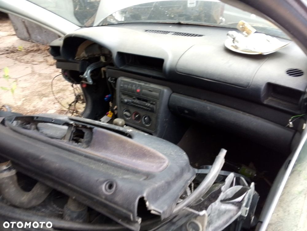 Audi A4 B5 (94-01r.) 1.8 B 125KM. Silnik ADR Skrzynia CPD lakier LY7T . Cały na części. GWARANCJA !!!  Przód Tył Zestaw Komplet Drzwi Klapa Zderzak Błotnik Maska Grill Atrapa Szyba Pas Lampa Lusterko Boczki Fotel Kanapa Kokpit Deska Rozdzielcza Przełącznik Włącznik Sterownik Przewody Wiązka Instalacja Moduł Komputer Czujnik Listwa Pompa Alternator Wtryski Głowica Rozrusznik Kompresor Sprzęgło Dwumas Silnik Skrzynia ABS Klimatyzacji Paliwa Wspomagania Kolektor Turbina Przepustnica Zawór Chłodnica Koło Hak Belka Sanki Zawieszenie Mcpherson Półoś Amortyzator Wydech Tłumik Zacisk Most - 5
