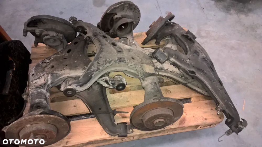 VW T4 ZAWIESZENIE ZWROTNICA PIASTA WAHACZ SYNCRO - 2