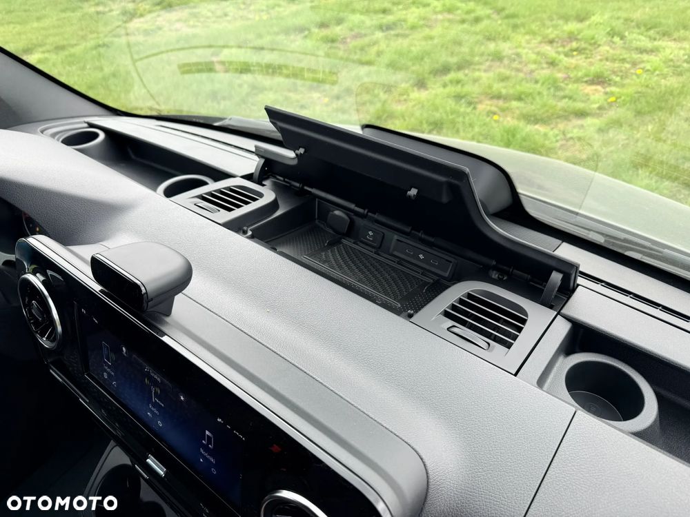 Mercedes-Benz Sprinter - 22