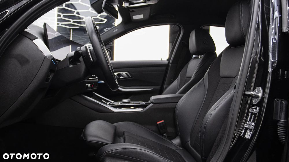 BMW Seria 3 318i Sport Line - 14