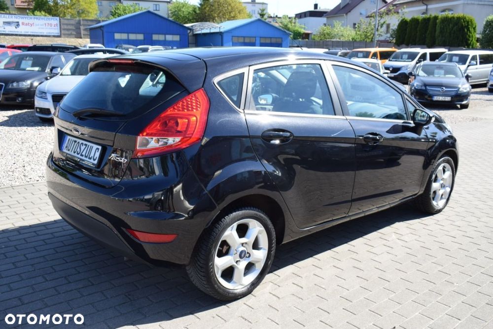 Ford Fiesta - 10