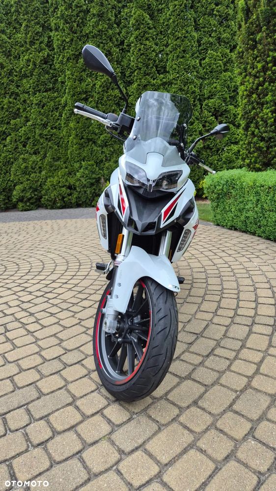 Benelli TRK 251 - 8