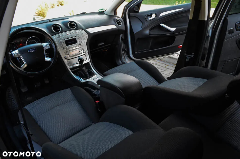 Ford Mondeo 2.0 Ambiente - 21