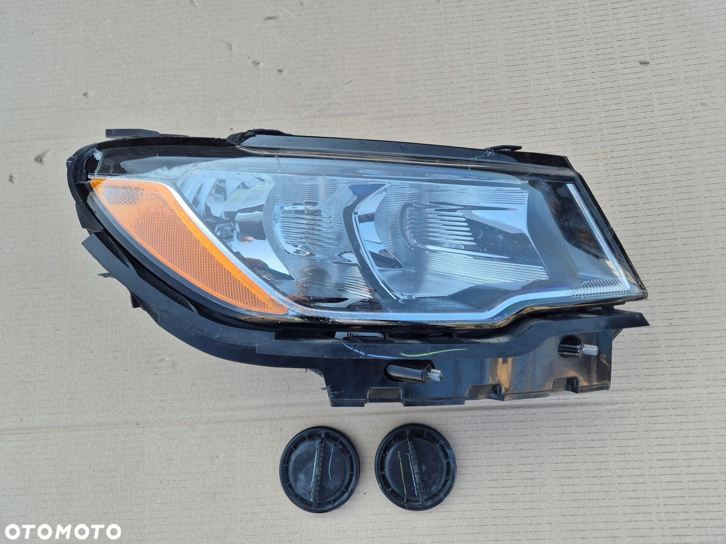 Jeep Compass 2 lampa prawa.USA.Na części.Reflektor - 1