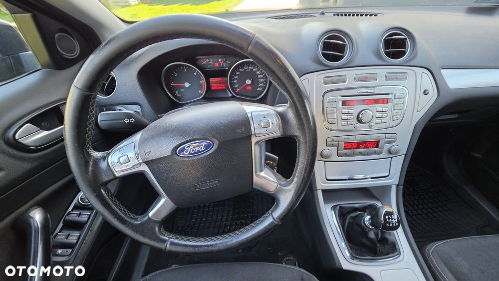 Ford Mondeo 1.8 TDCi Ghia X - 24