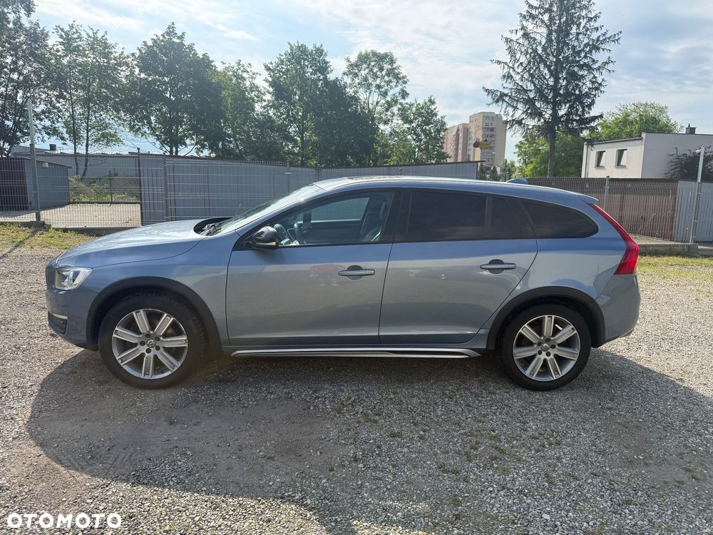 Volvo V60 Cross Country - 3